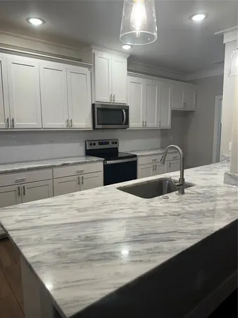$2,250 | 2420 Creek Drive, Granbury, TX 76048