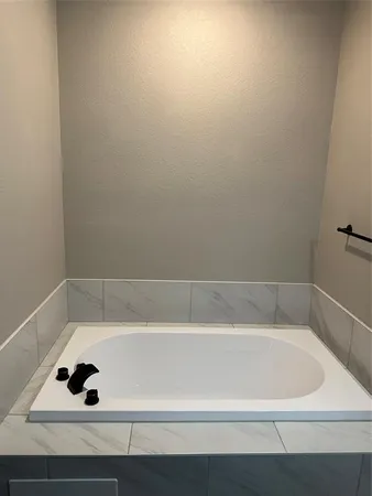 $2,250 | 2420 Creek Drive, Granbury, TX 76048