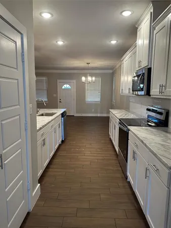 $2,250 | 2420 Creek Drive, Granbury, TX 76048