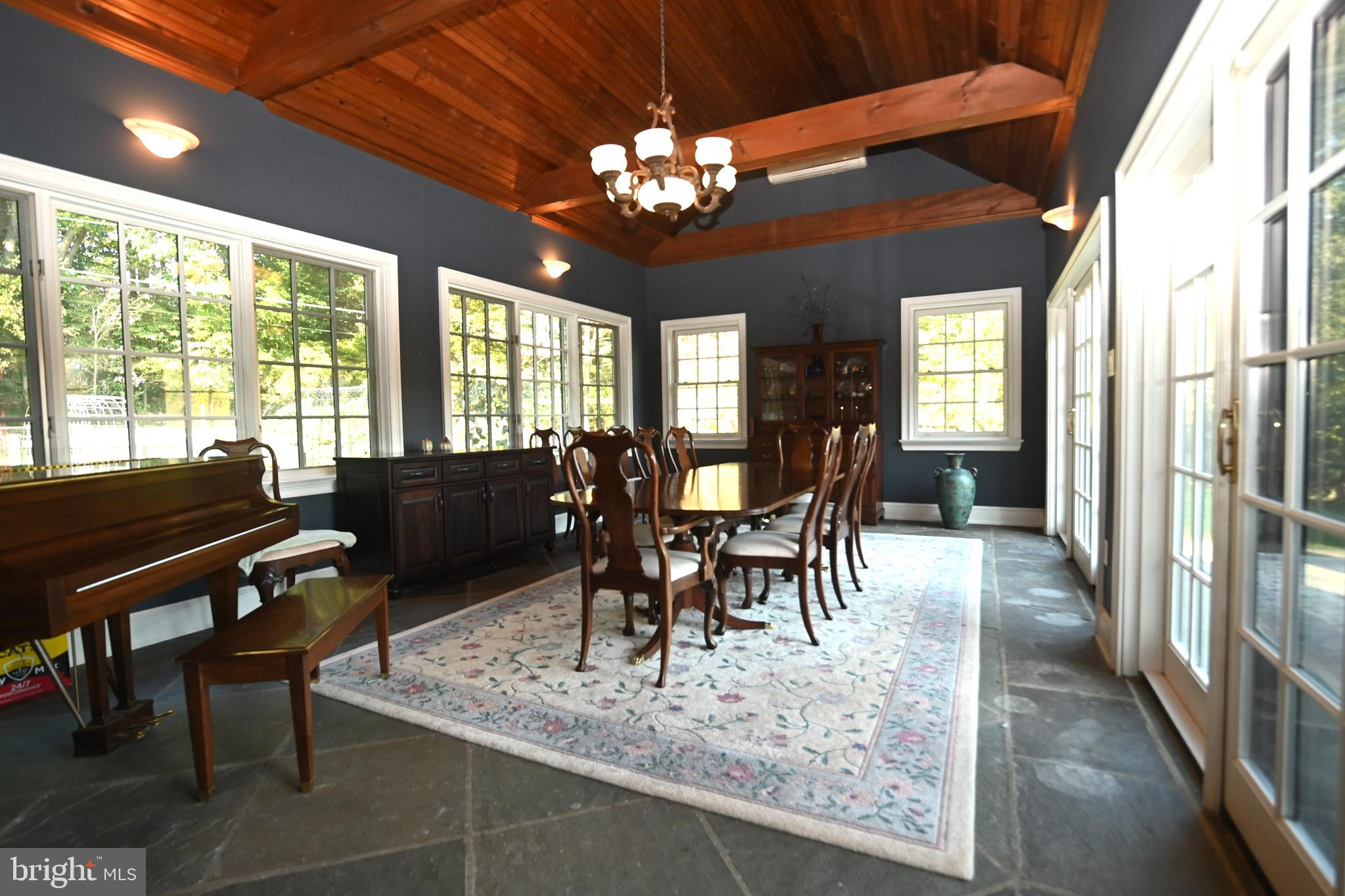 111 New Road Elverson, PA 19520 - Photo 21 of 107 dining room