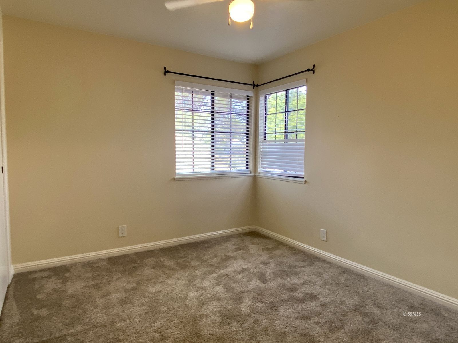 201 Washington Way Ridgecrest, CA 93555 - Photo 18 of 28