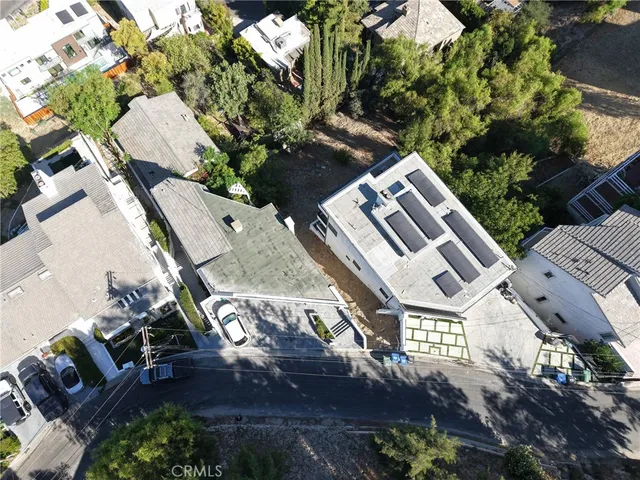 $5,950 | 5220 Medina Road, Woodland Hills, CA 91364