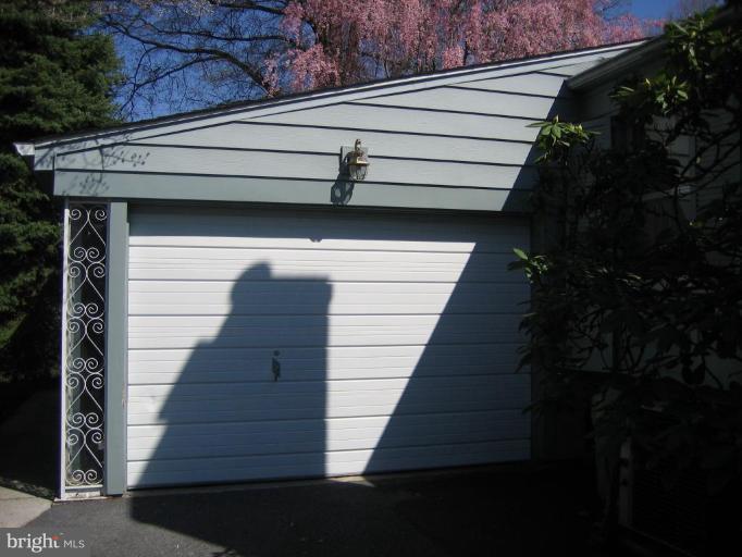 6627 Loch Hill Road Baltimore, MD 21239 - Photo 15 of 24 Garage 1