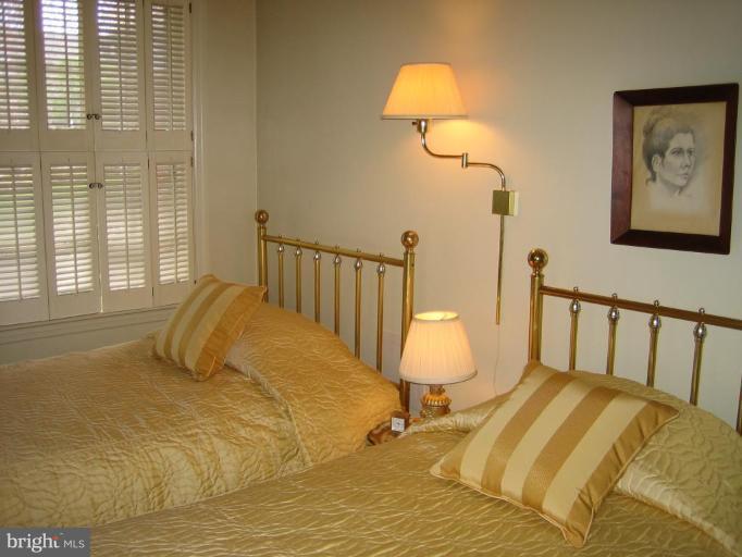 6627 Loch Hill Road Baltimore, MD 21239 - Photo 20 of 24 Bedroom 2