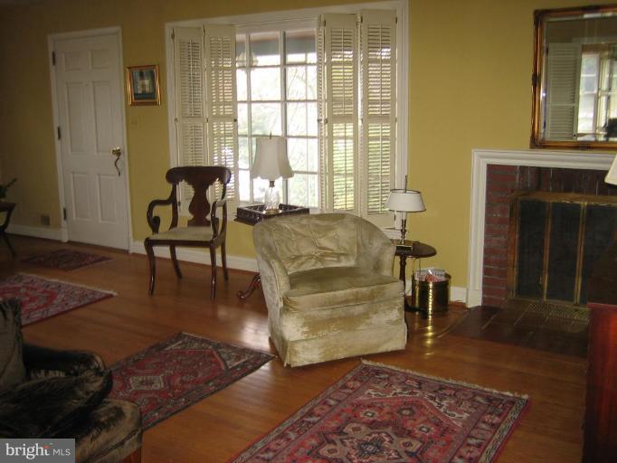 6627 Loch Hill Road Baltimore, MD 21239 - Photo 3 of 24 Living Room #2