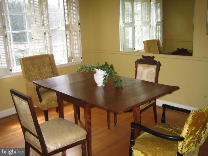 6627 Loch Hill Road Baltimore, MD 21239 - Photo 5 of 24 Dining Room