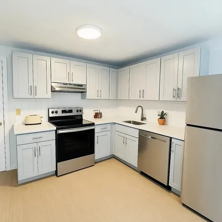 $1,850 | 1671 Main Street, Unit 7, Leicester, MA 01524