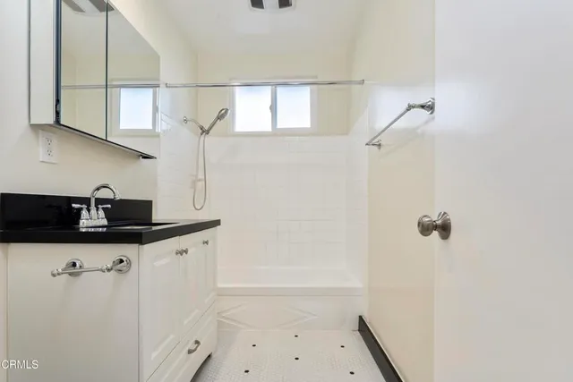 $3,495 | 420 Violet Avenue, Unit C, Monrovia, CA 91016