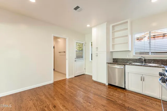 $3,495 | 420 Violet Avenue, Unit C, Monrovia, CA 91016