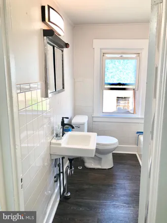 $1,700 | 4001 Center Avenue, Lafayette Hill, PA 19444