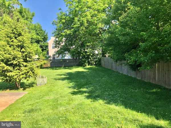 $1,700 | 4001 Center Avenue, Lafayette Hill, PA 19444