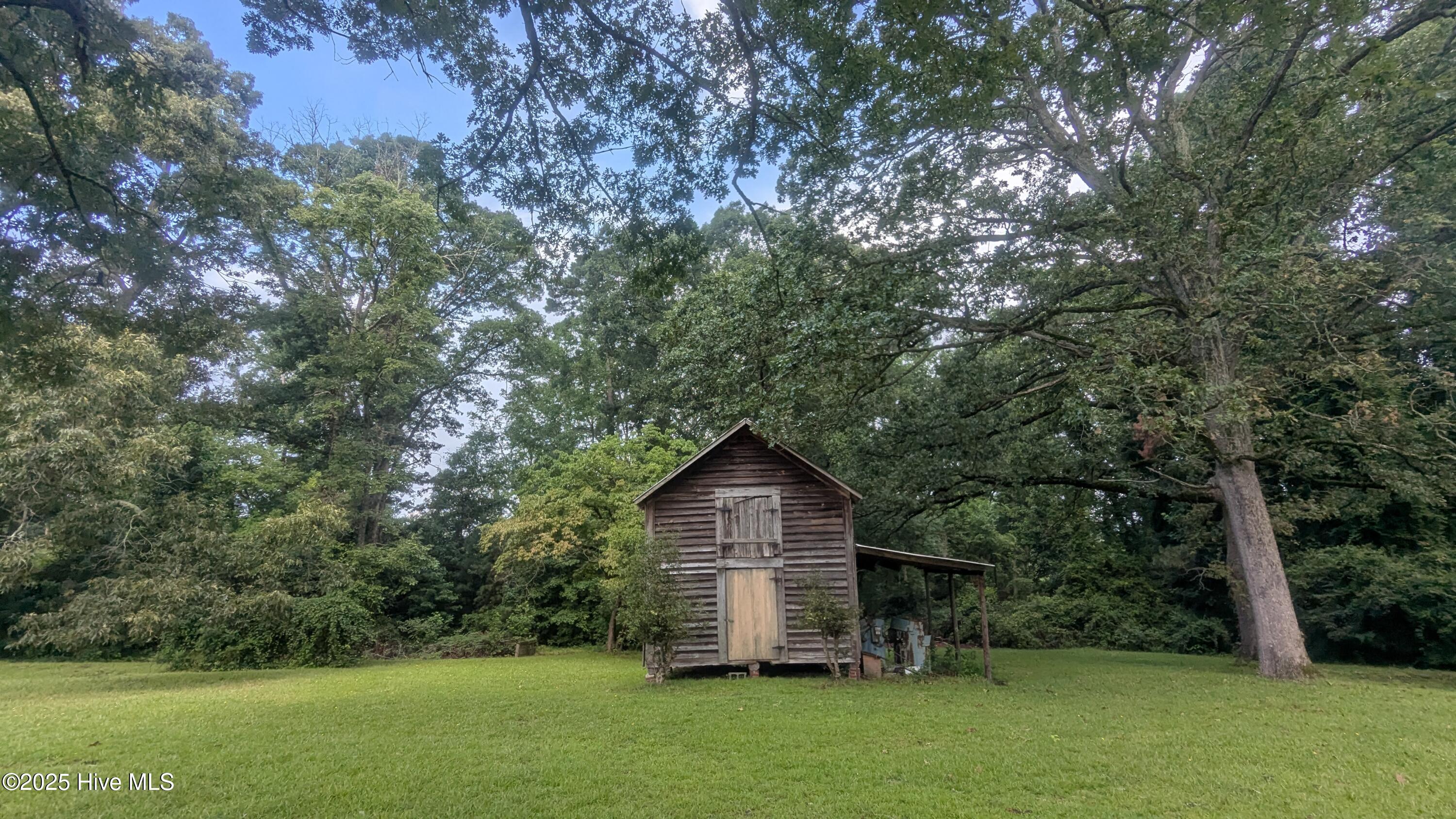 1468 Union Church Road Carthage, NC 28327 - Photo 4 of 55 old pack house