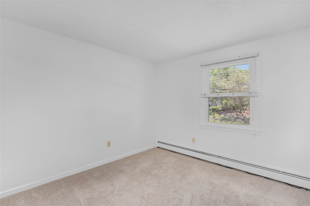 123 Hines Farm Road Cranston, RI 02921 - Photo 21 of 38