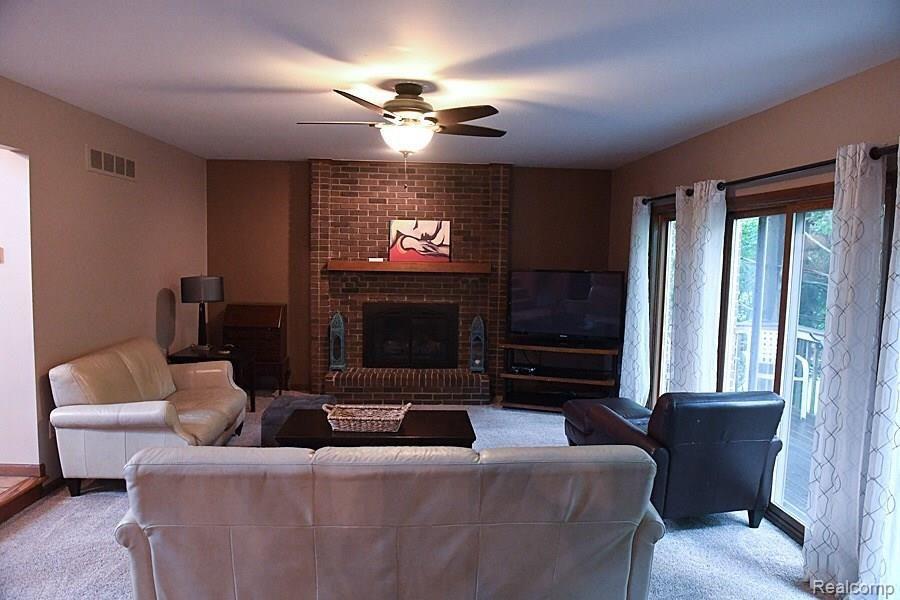 689 Ten Point Drive Rochester Hills, MI 48309 - Photo 13 of 70