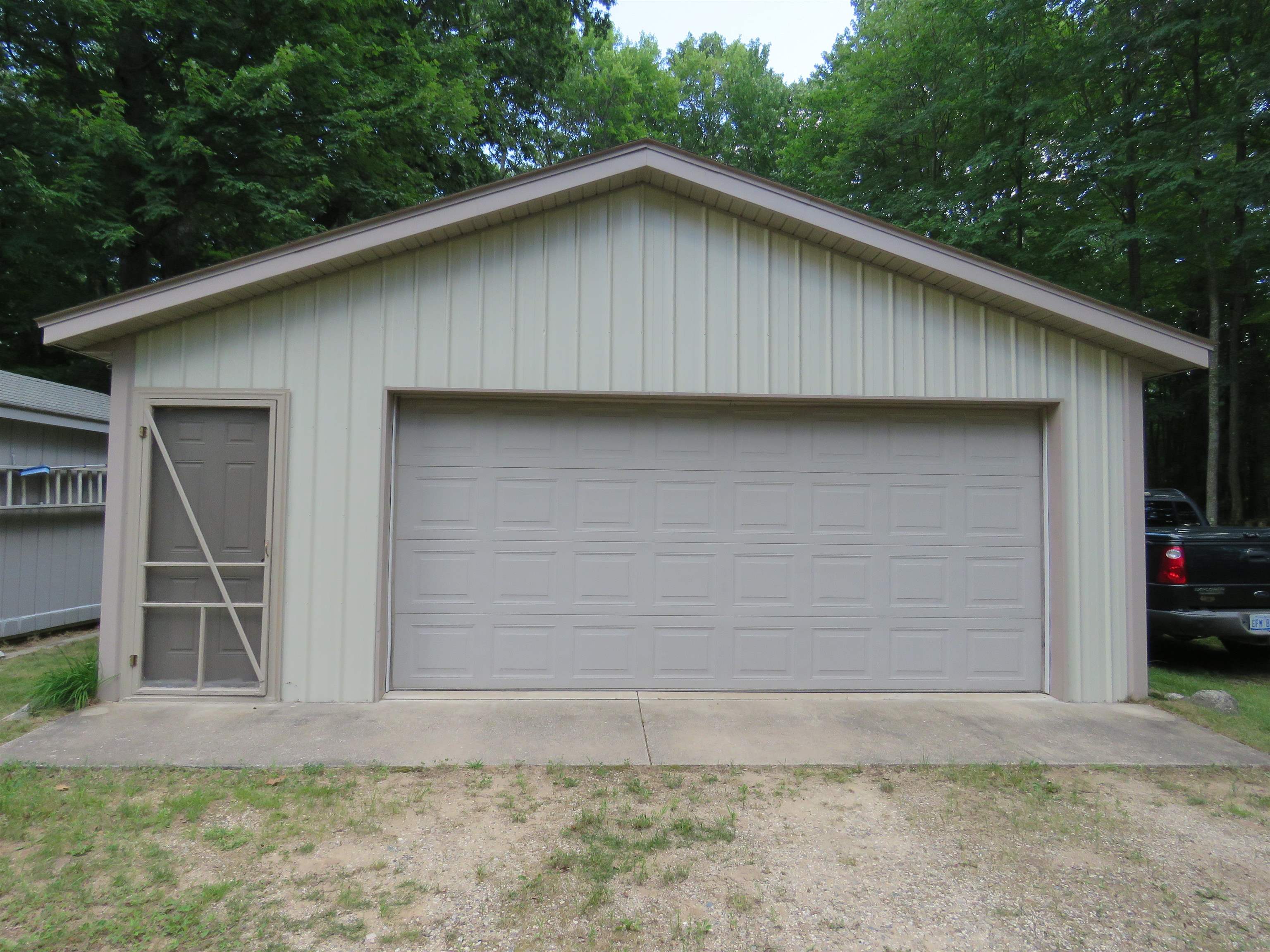 121 West Ridge Circle Leroy, MI 49655 - Photo 17 of 29 1924880-7242c460-08ac-4c12-b687-3b0b18008ee1.JPG