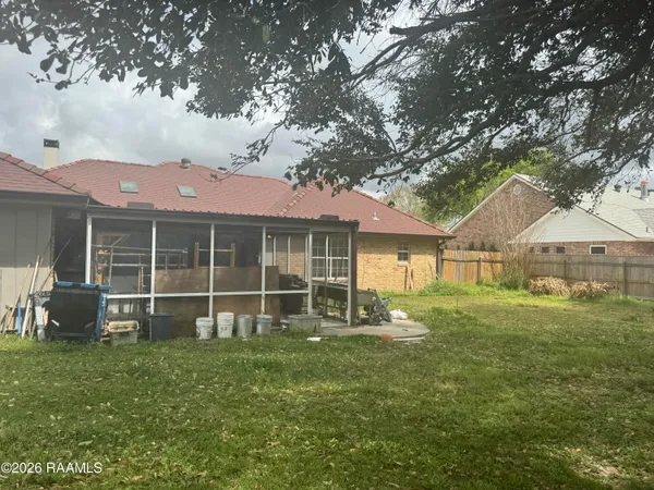 $2,000 | 115 Hermitage Avenue, Lafayette, LA 70503