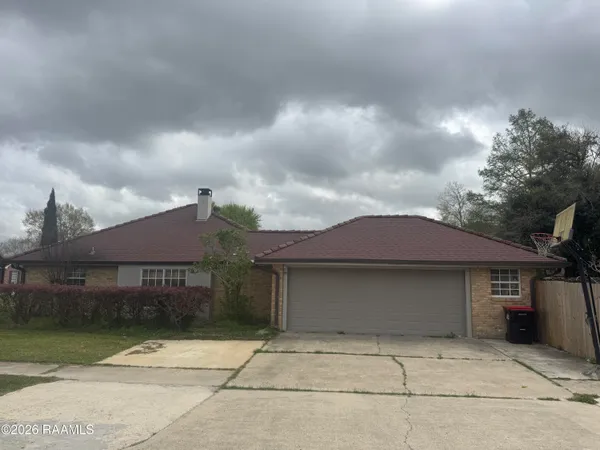 $2,000 | 115 Hermitage Avenue, Lafayette, LA 70503