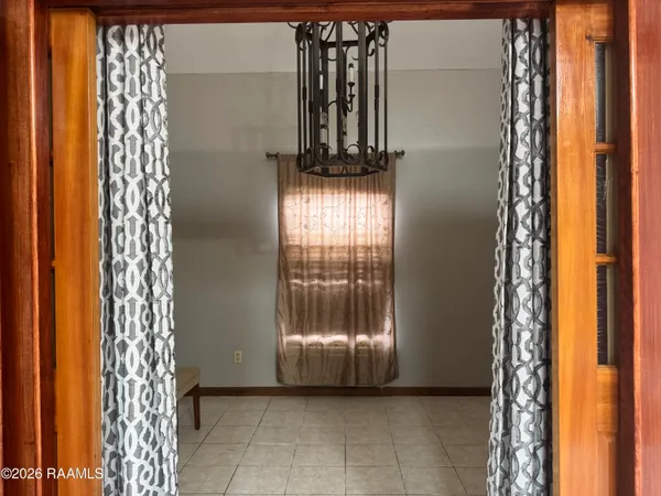 $2,000 | 115 Hermitage Avenue, Lafayette, LA 70503