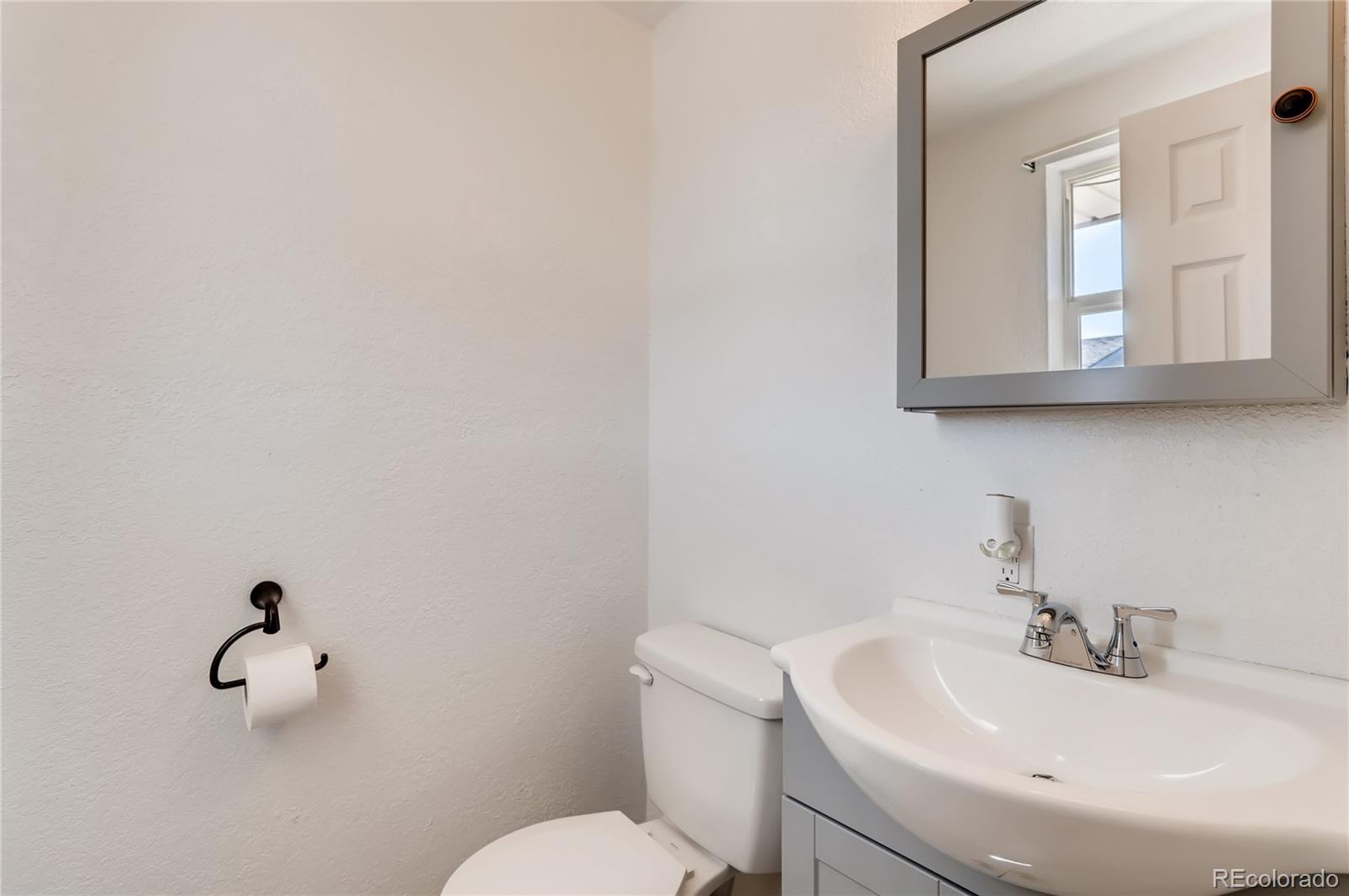 13820 Elmore Road Longmont, CO 80504 - Photo 17 of 28 Gallery Image 17