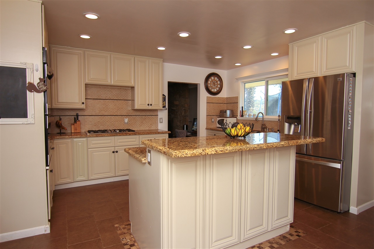 11933 Old Castle Road Valley Center, CA 92082 - Photo 4 of 14