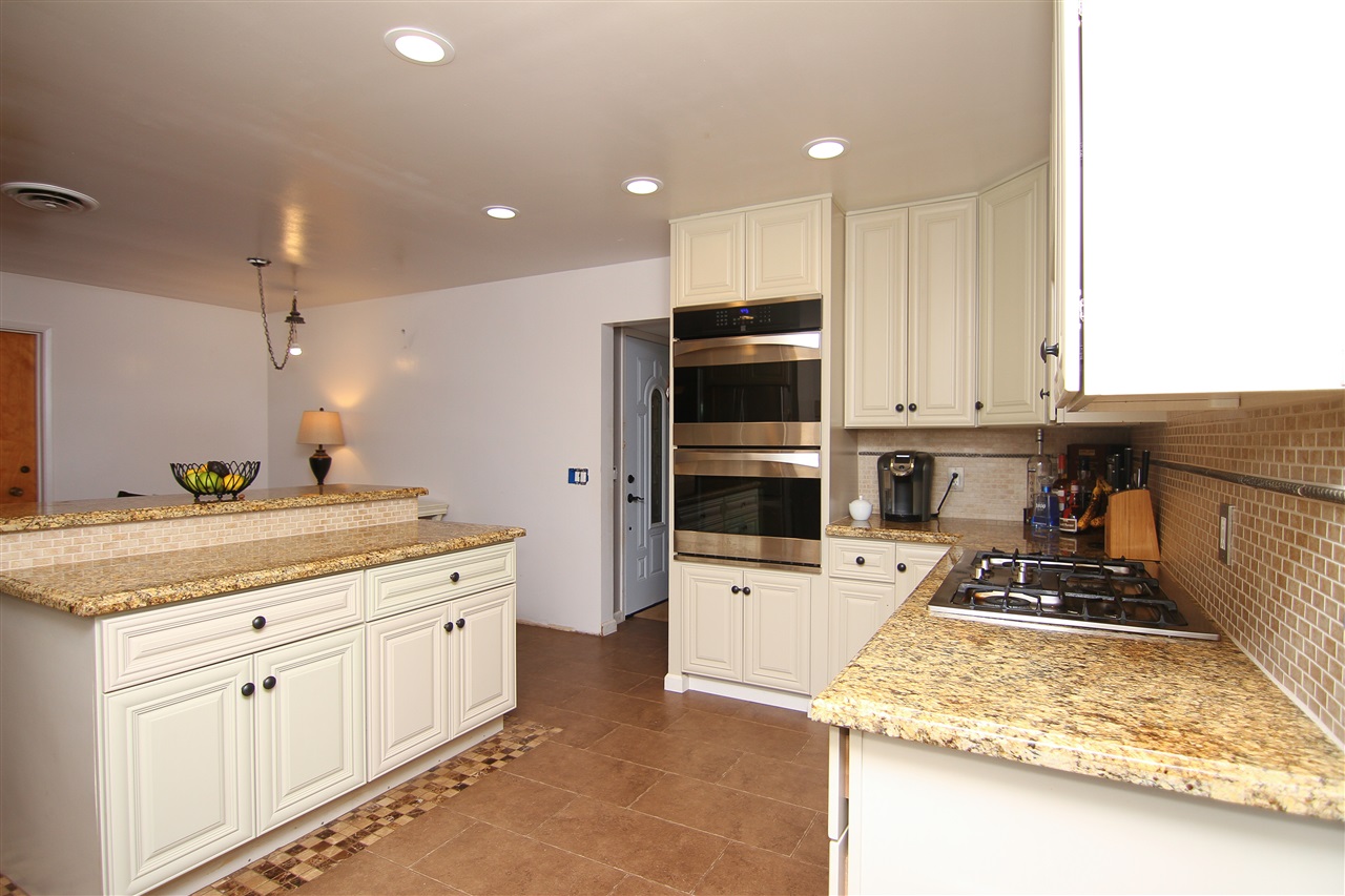 11933 Old Castle Road Valley Center, CA 92082 - Photo 5 of 14