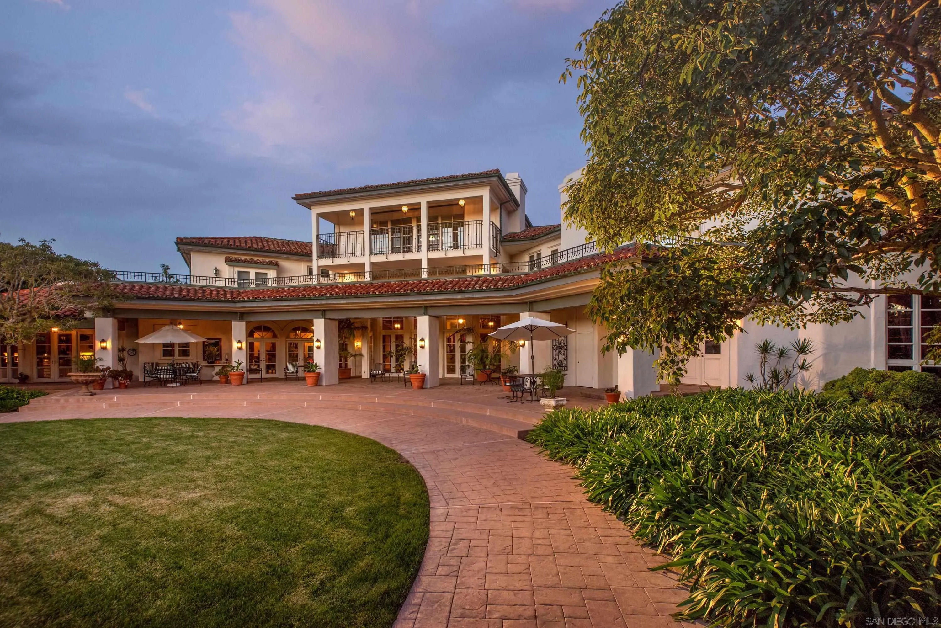 18279 Via De Sueno Rancho Santa Fe, CA 92091 - Photo 46 of 53 a view of a building with a garden