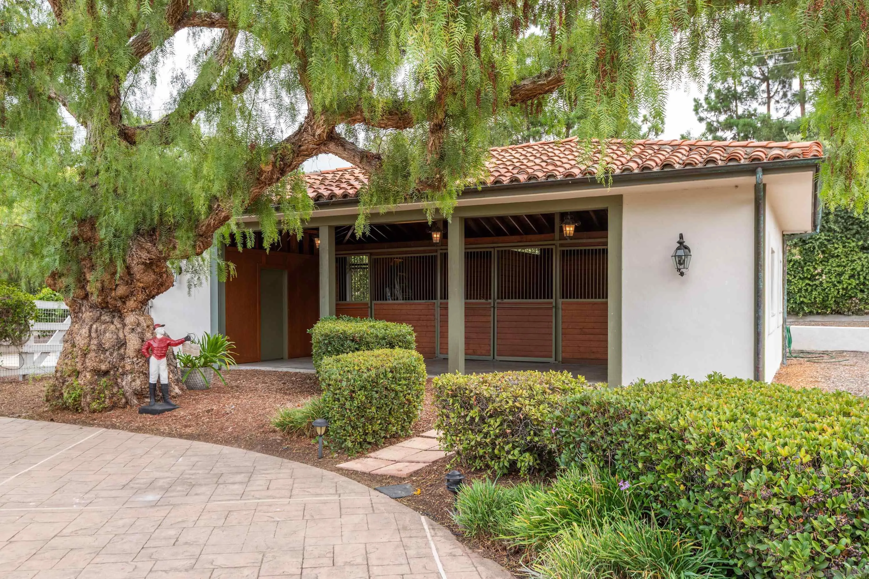 18279 Via De Sueno Rancho Santa Fe, CA 92091 - Photo 7 of 53 a front view of a house