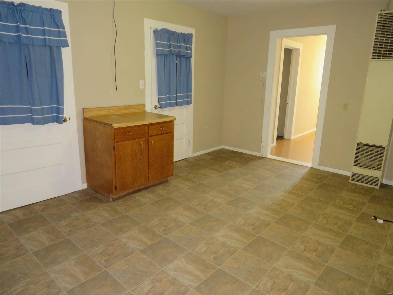 205 West Main Street Fieldon, IL 62031 - Photo 14 of 34