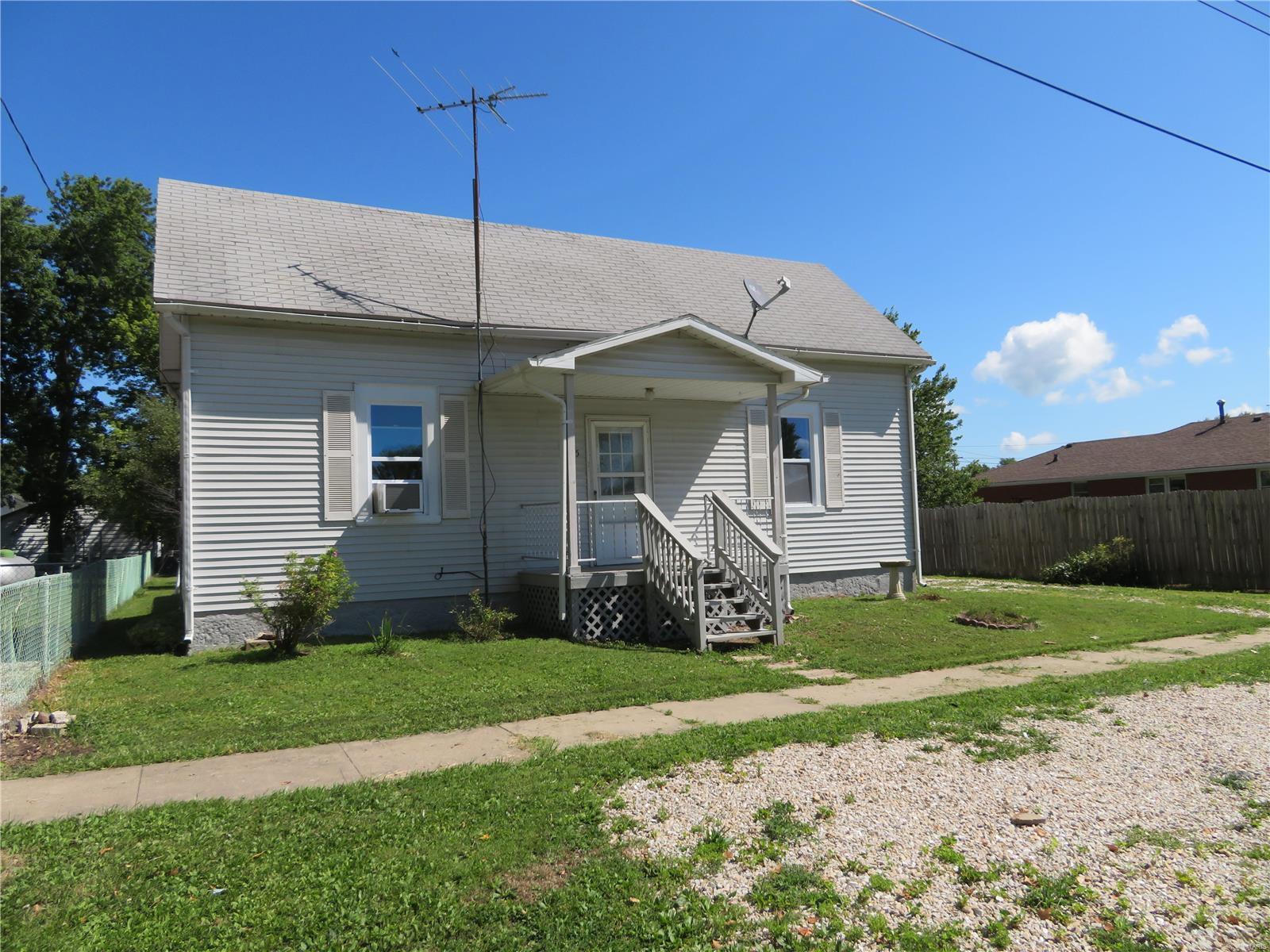205 West Main Street Fieldon, IL 62031 - Photo 3 of 34