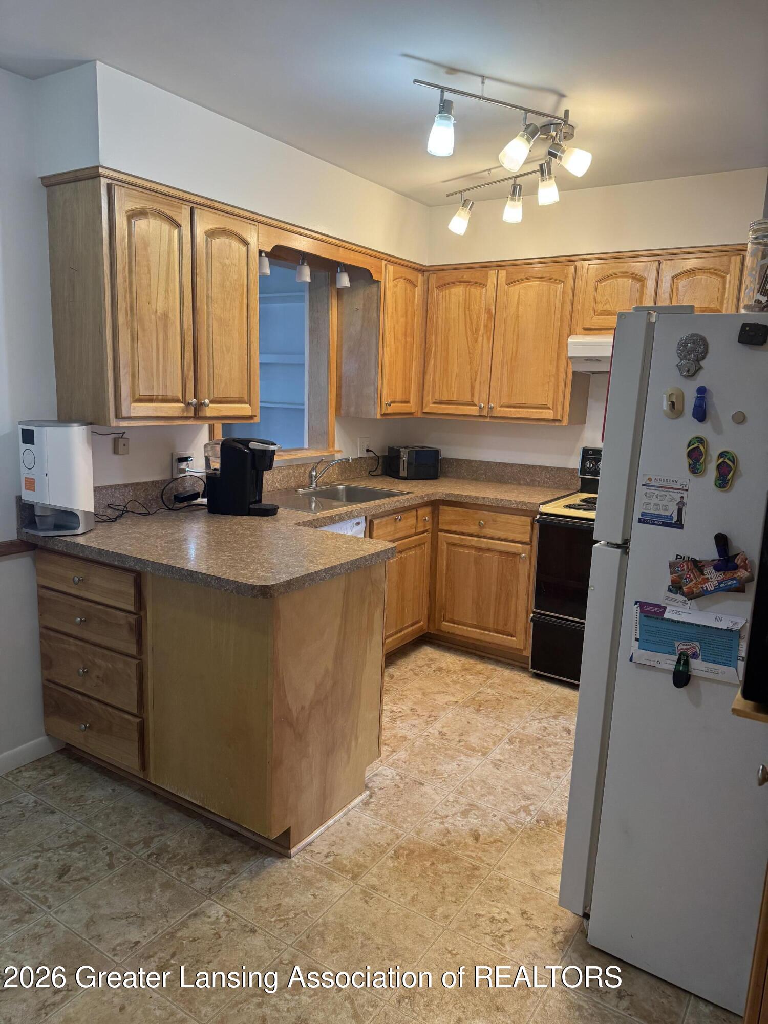 4901 Alpha Street Lansing, MI 48910 - Photo 20 of 34 Kitchen 2