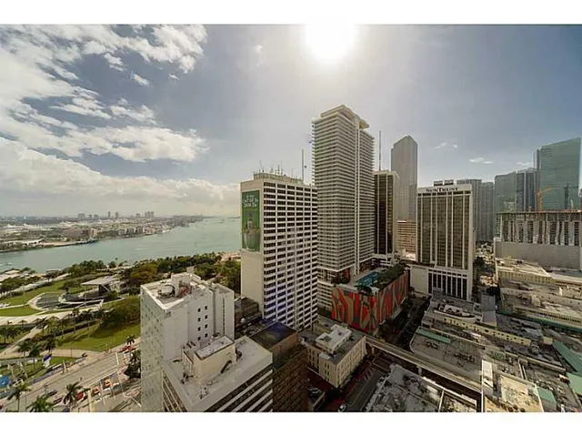 $599,000 | 253 Northeast 2nd Street, Unit 2710, Miami, FL 33132