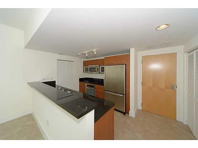 $599,000 | 253 Northeast 2nd Street, Unit 2710, Miami, FL 33132