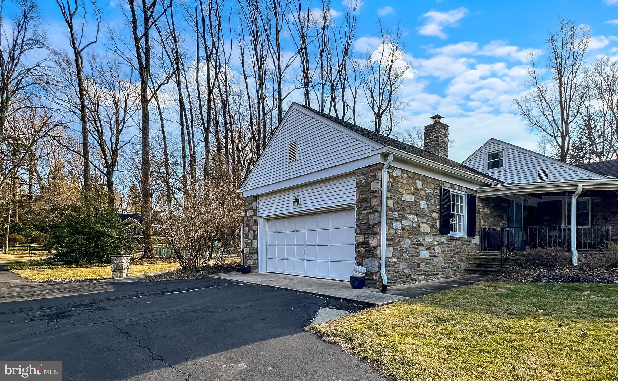 2051 Paper Mill Road Huntingdon Valley, PA 19006 - Photo 4 of 59