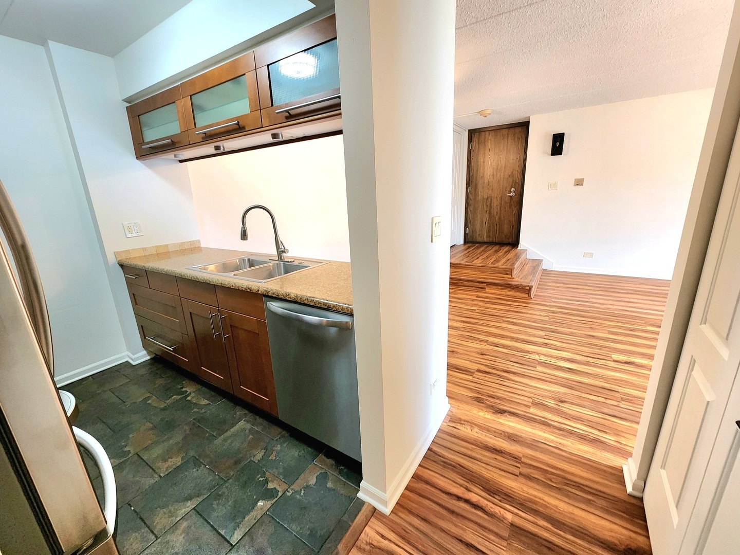 486 Timber Ridge Drive, Unit 103 Carol Stream, IL 60188 - Photo 8 of 15 Gallery Image 8