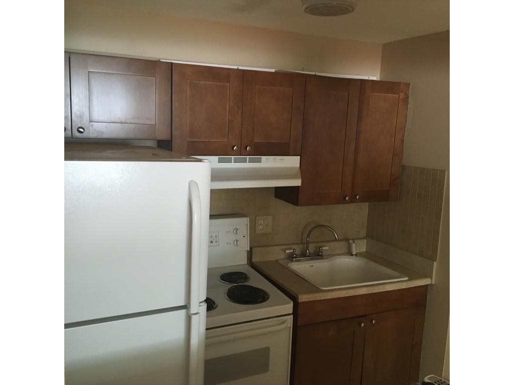 36 R English Village Road, Unit 104 Manchester, NH 03102 - Photo 4 of 8