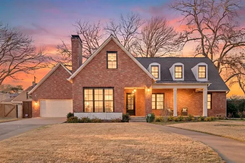 $2,825,000 | 7137 Meadow Lake Avenue, Dallas, TX 75214