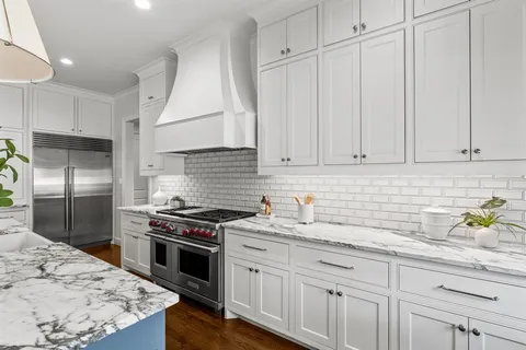 $2,825,000 | 7137 Meadow Lake Avenue, Dallas, TX 75214