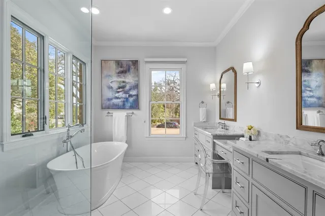 $2,825,000 | 7137 Meadow Lake Avenue, Dallas, TX 75214