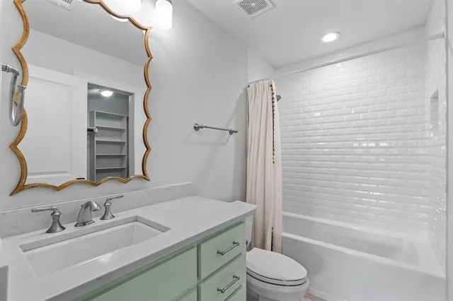 $2,825,000 | 7137 Meadow Lake Avenue, Dallas, TX 75214