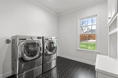 $2,825,000 | 7137 Meadow Lake Avenue, Dallas, TX 75214