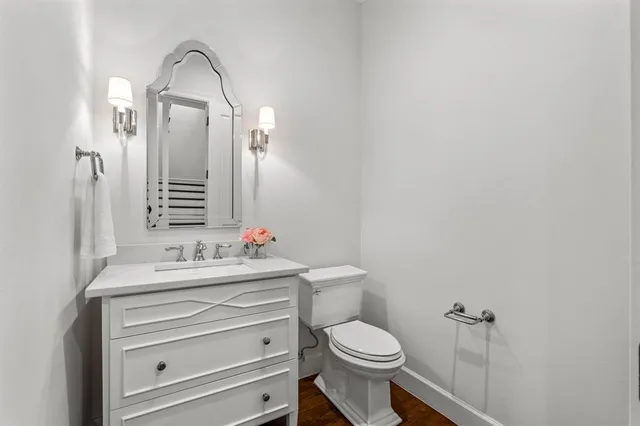 $2,825,000 | 7137 Meadow Lake Avenue, Dallas, TX 75214