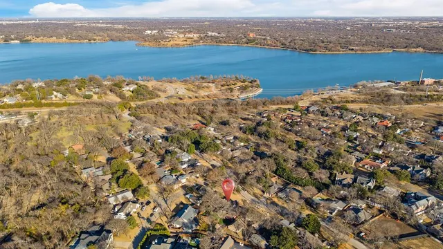 $2,825,000 | 7137 Meadow Lake Avenue, Dallas, TX 75214