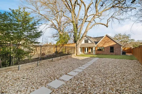 $2,825,000 | 7137 Meadow Lake Avenue, Dallas, TX 75214