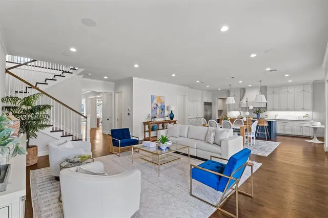 $2,825,000 | 7137 Meadow Lake Avenue, Dallas, TX 75214