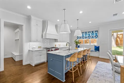 $2,825,000 | 7137 Meadow Lake Avenue, Dallas, TX 75214