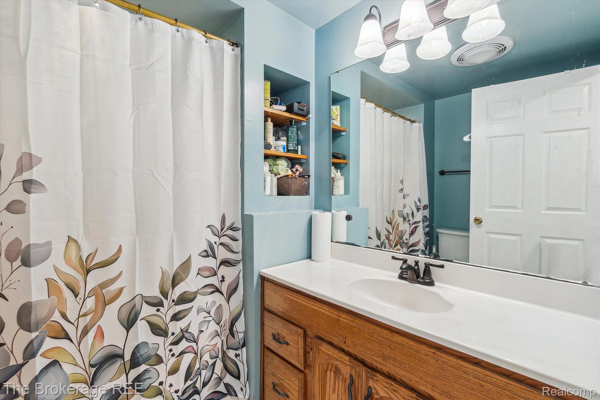 3640 Morgan Road Lake Orion, MI 48359 - Photo 27 of 40 Full Bath room