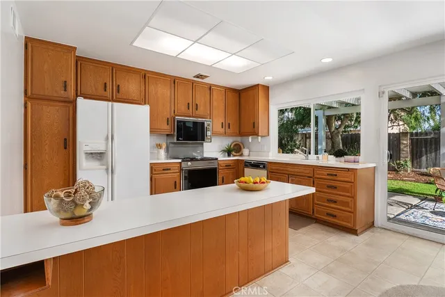 $1,300,000 | 17942 Caledonia Circle, Huntington Beach, CA 92647