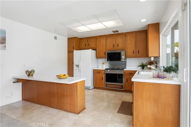 $1,300,000 | 17942 Caledonia Circle, Huntington Beach, CA 92647