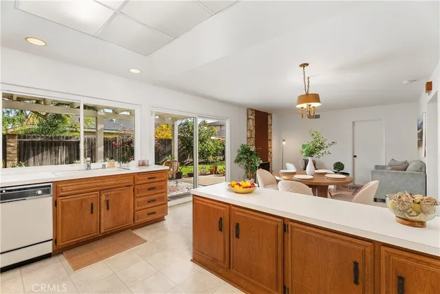 $1,300,000 | 17942 Caledonia Circle, Huntington Beach, CA 92647