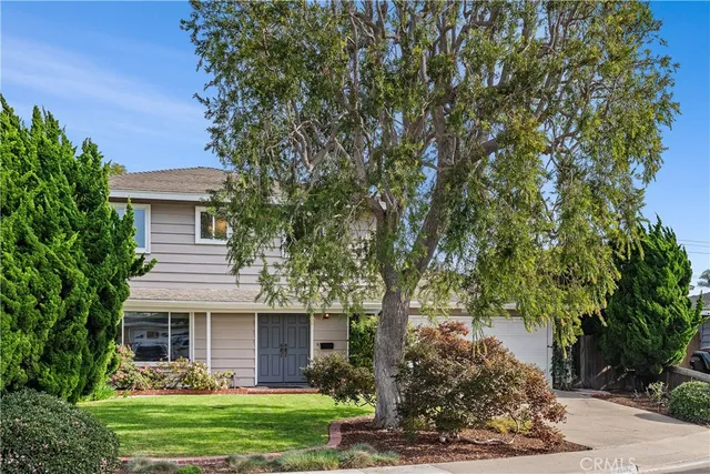 $1,300,000 | 17942 Caledonia Circle, Huntington Beach, CA 92647